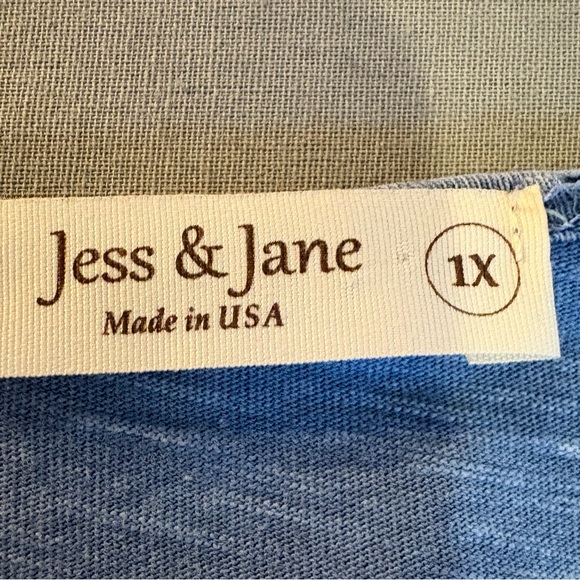 Jess & Jane Artsy Floral Tunic – Distressed Textured Fabric – 1X – Made in USA - Picture 2 of 16